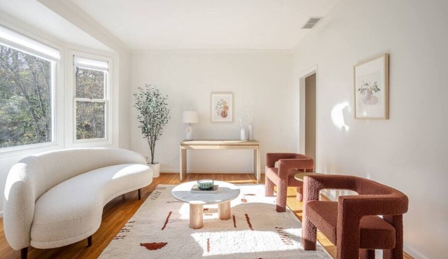 Private, Serene Mt Lookout 5B Retreat w/Garage & EV Charger