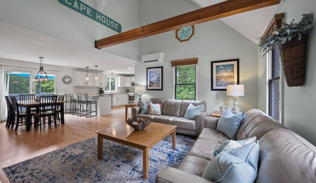 Private setting near beaches-fully air conditioned, game room, fire pit