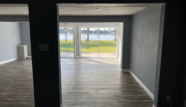 Private Ski Lake House in heart of Tampa