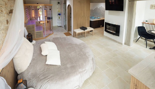 Private Spa Suite near Provins - Jacuzzi Sauna