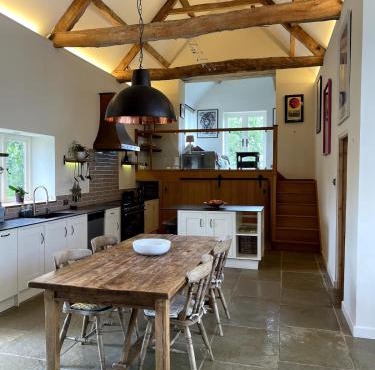 Private & Spacious Cotswold Barn