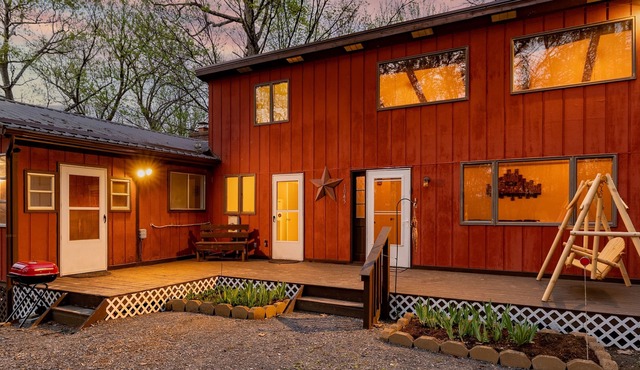 Private Spacious Mountain Top Retreat:3BRs+Bonus Room, Fire Pit