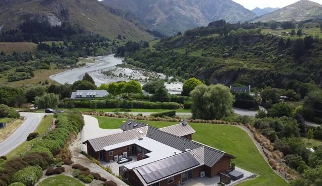 Private, spacious, peaceful escape for 1-4 people-Iconic Views-Spa pool-PERFECT!