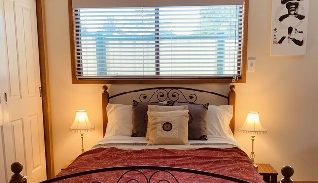 Private, spacious & sparkling clean studio with ensuite at Umina Beach