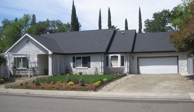 Private Spacious 2 Bedroom Uni