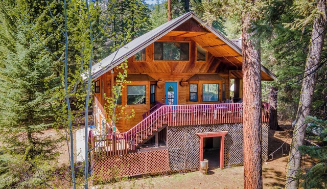 Private Spacious Cabin Getaway - Sleeps 14 - 3 bd - 2.5 baths