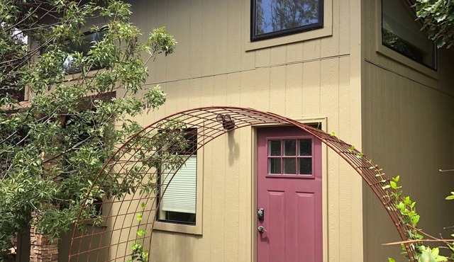 Private Stand Alone Studio Casita Near Oak Creek and Crescent Moon Ranch Park