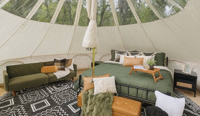 Private Stargazing Tent Hickory Hideaway – Peaceful Glamping with Fire Pit & Open Skies