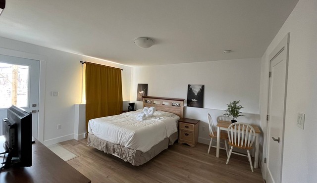 Private stay at Halifax (Private entrance)