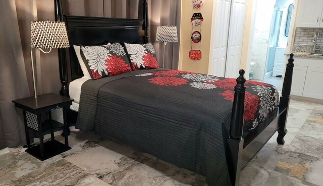 Private Studio - 10 minutes from LV Strip, airport, and Convention Center