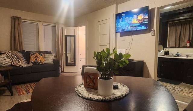 Private Studio: Cozy & Efficient