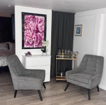 Private Studio in an Edwardian Town Home