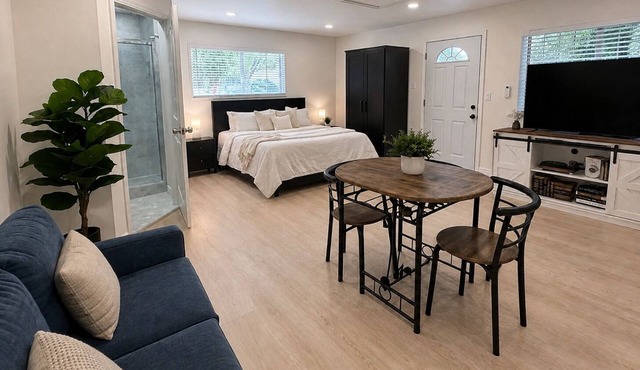 Private studio in north Long Beach with refreshing AC
