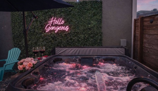 Private Studio in the heart of downtown Orlando. Modern Zen Vibe