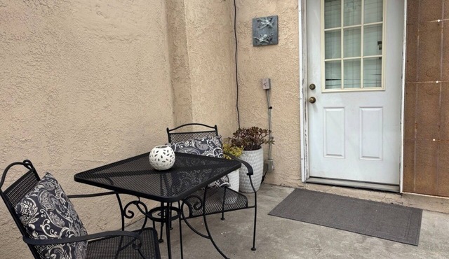 Private studio in Redondo Beach - steps from the beach