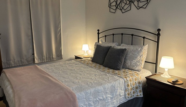 PRIVATE STUDIO NEAR BUSCH GARDENS