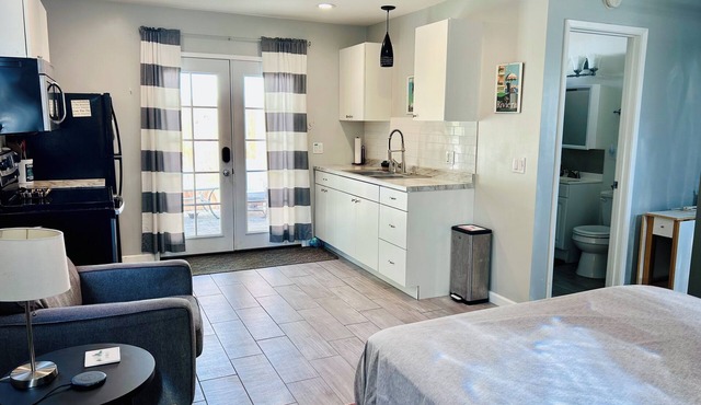 Private Studio on Peaceful Gated Property