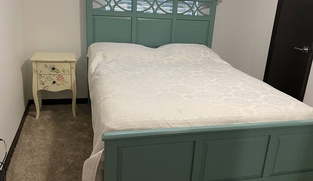 PRIVATE STUDIO - PRIVATE ENTRANCE, NEAR THE BEACH! PETS OKAY!