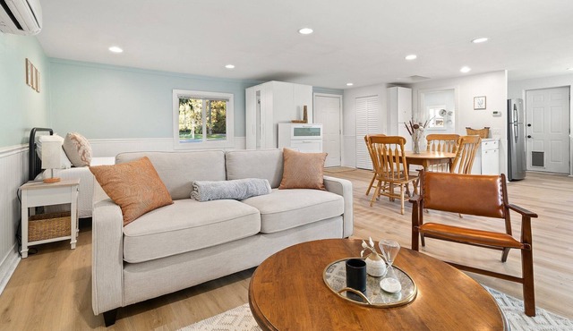 Private Studio Retreat: Modern Amenities, Natural Beauty in Bellingham Expanse