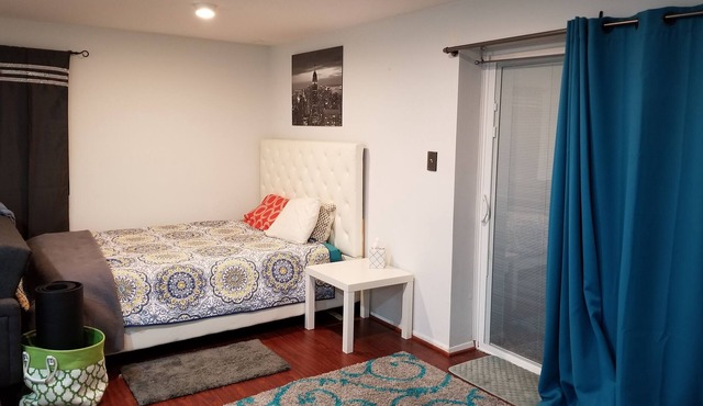 Private Studio w/ Work Space Close to BWI, DC, Baltimore