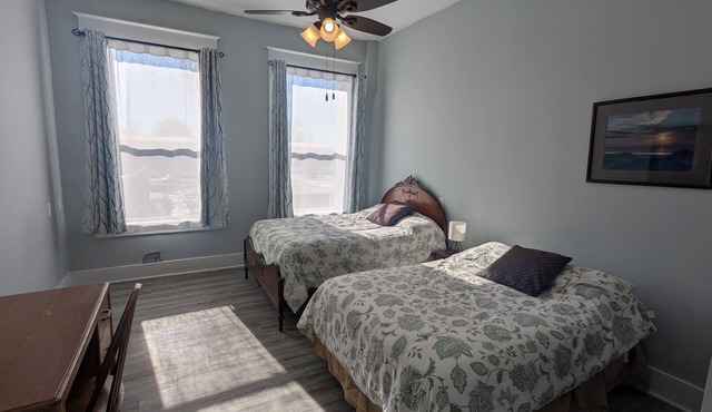 Private Studio with 2 Full Beds