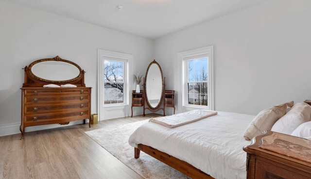 Private Suite at the Cayuga Shoreline