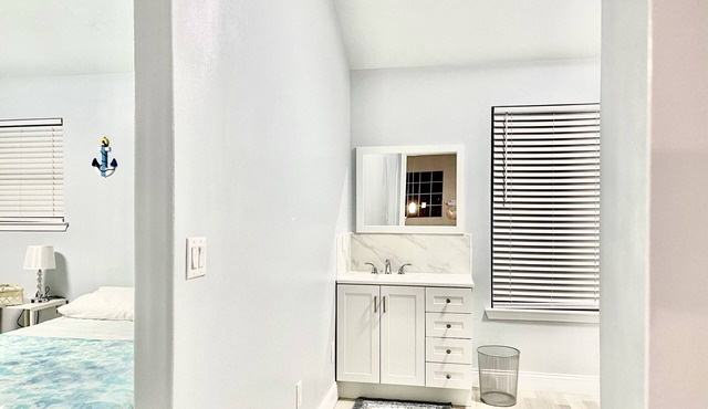 Private suite close to highway 6