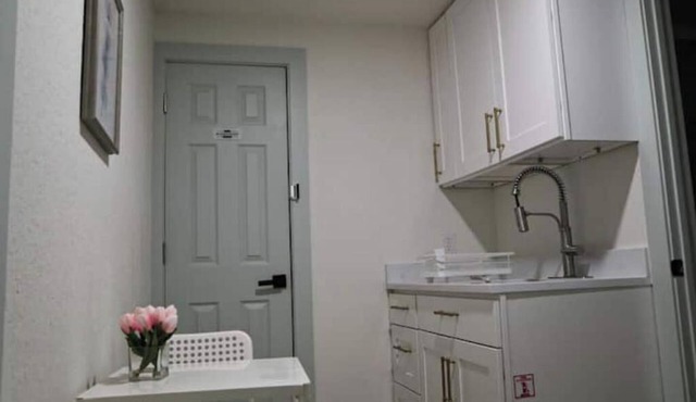 Private Suite in Federal Way