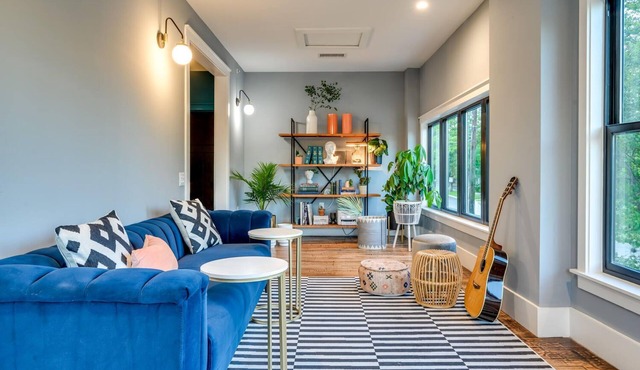 Private Suite in Historic B&B in the Heart of Austin: Sleeps 4 Guests!