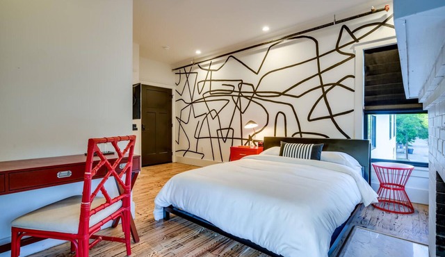 Private Suite in Historic Austin B&B: Sleeps 2!