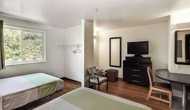 Private Suite Near Rutgers w/Kitchen