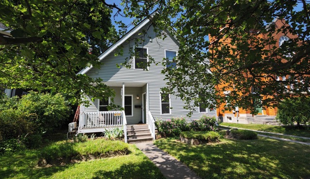 Private Suite STEPS from Oberlin