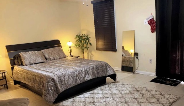 Private Suite w/free parking & high speed Wifi