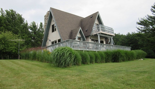 Private Sunset Chalet on 40 Beautiful Acres