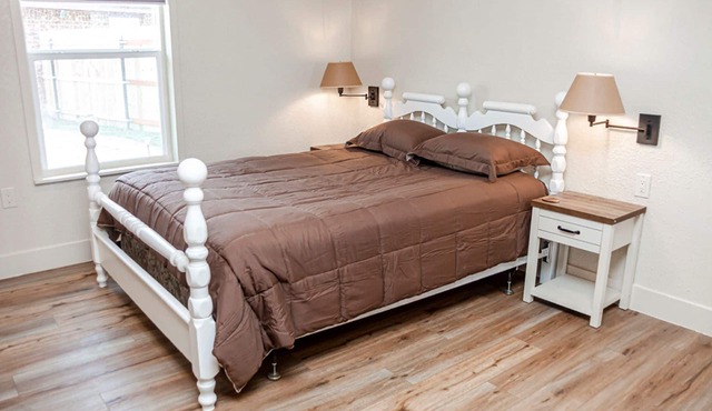 Private Sunset Lodge Suite w/Whirlpool Tub +View!
