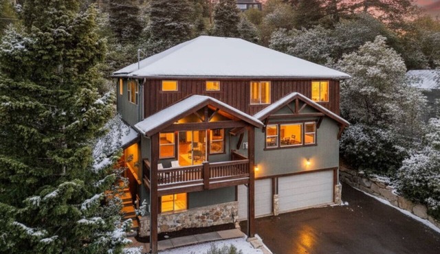 Private Swim-Spa/15 Min to 3 Ski Resorts/King Beds