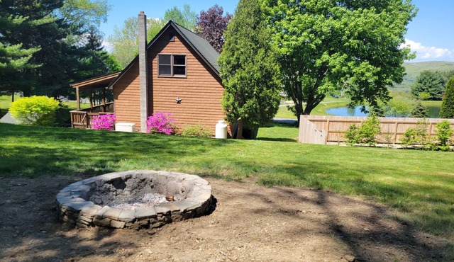 Private swimming-pool, rap-around porch, and breathtaking views!