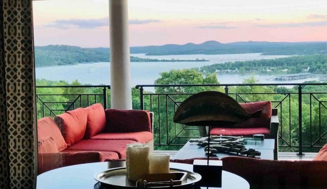 PRIVATE Table Rock pool/hot tub/golf 16ppl