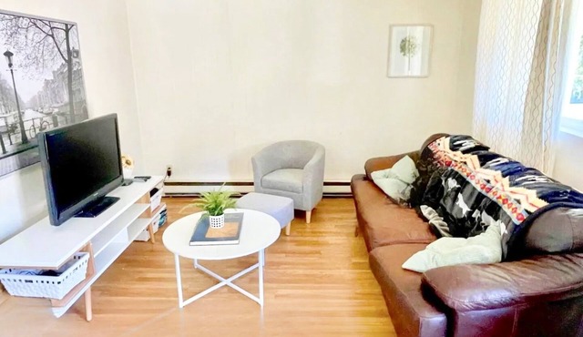 Private Tacoma Getaway Near Sunnyside Beach Park!