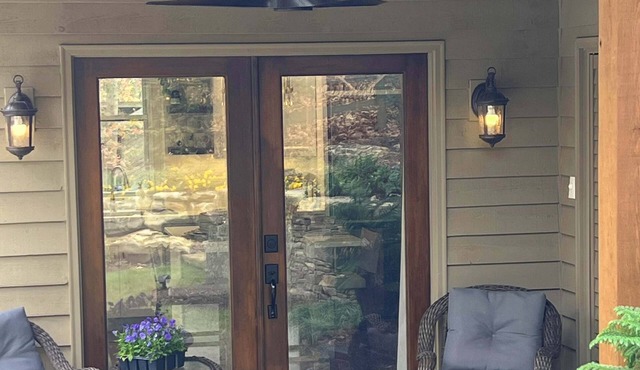 Private Terrace Garden Apt. - Newly Renovated - minutes from Historic Roswell