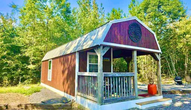 Private TinyBarn cabin in Woods