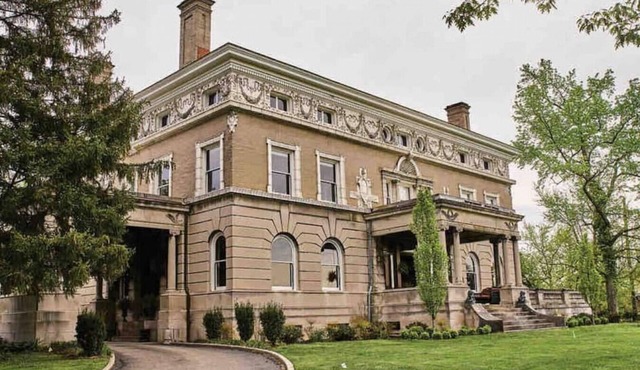 Private Top Floor 4BR Suite at Marion Hall Mansion