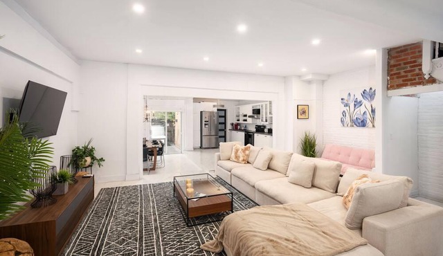 Private TownHouse/Jaccuzzi Pool table &2 terrasses