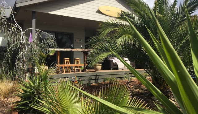 Private , tranquil cosy retreat with massage chair-l