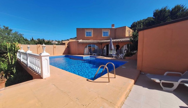 Private, tranquil Villa Pandora in Calpe within easy reach of town and beaches