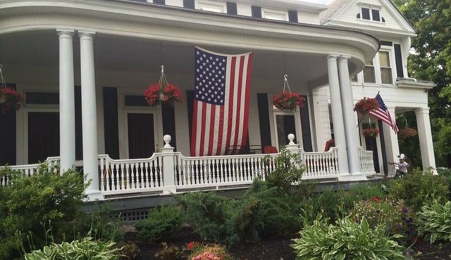 Private two bedroom apartment near Letchworth State Park