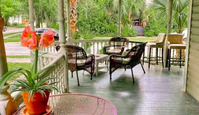 Private UF Stadium Parking! Historic DWTN Duckpond