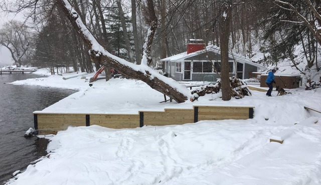 Private! Unique Lake Front Cottage. Heron Cove Sanctuary, Beauty & Peace!