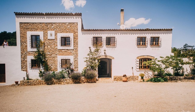 Private, up to 28 guests, pool, 3km beach, family, weddings, offsite meetings