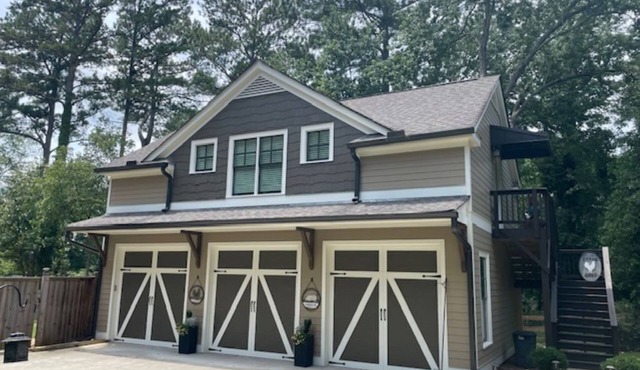 Private & Upscale Modern Carriage House - 7 Min Walk to Downtown!